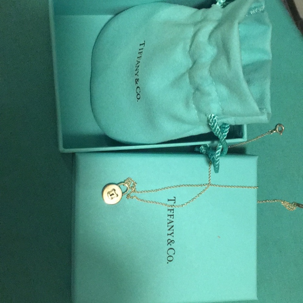 Women’s necklace